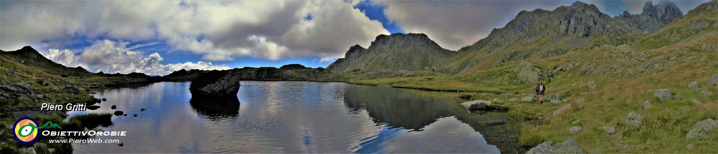 36 Dal Lago di Ponteranica superiore ci avviamo per salire al Ponteranica centrale.jpg